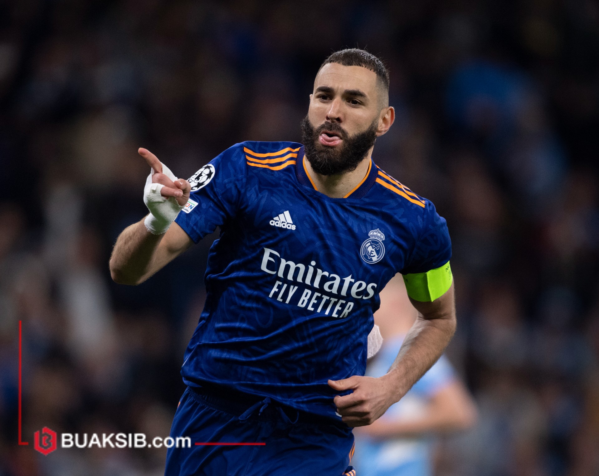 Benzema, back with the group